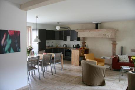 La Fontenelle - Lovely Holiday House With Swimming Pool Cuisery Exterior foto